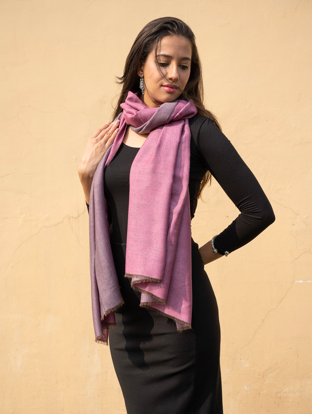 Load image into Gallery viewer, Exclusive Reversible Soft Kashmiri Wool Stole - Lavender &amp; Rose Pink