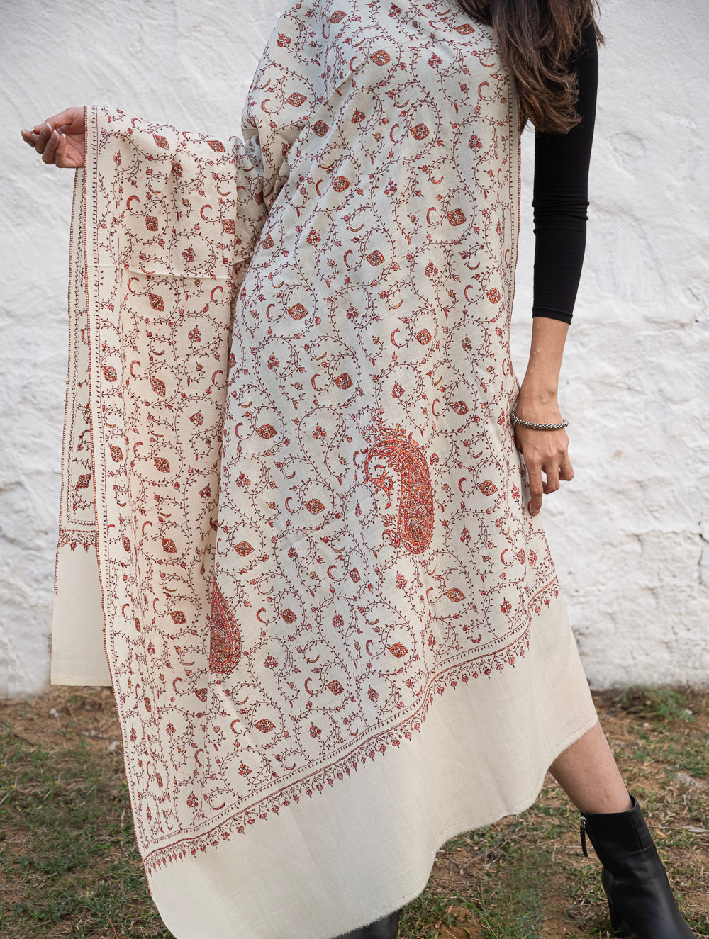 Load image into Gallery viewer, Exclusive, Fine Hand Embroidered Kashmiri Shawl - Cream &amp; Red Paisley  