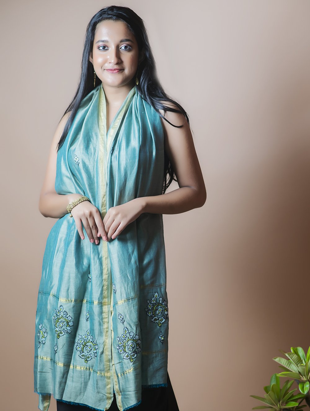 Load image into Gallery viewer, Fine Kashmiri Embroidered Chanderi Stole - Sea Green &amp; Soft Blue