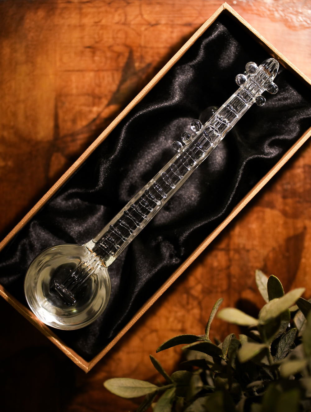 Load image into Gallery viewer, Fine Glass Curio - Veena, Large