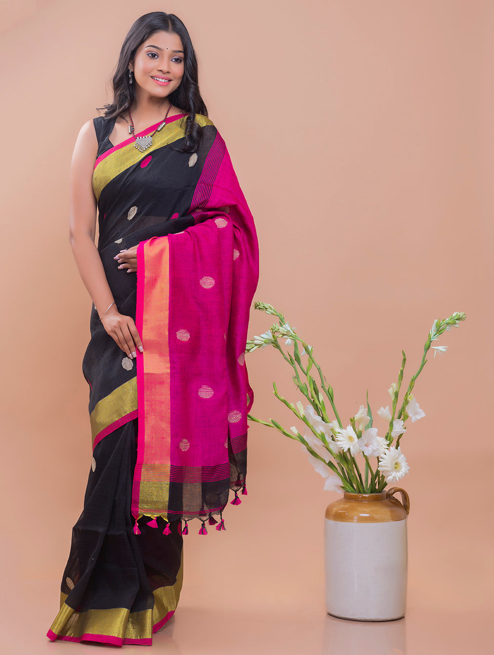 Load image into Gallery viewer, Flowing &amp; Graceful. Soft Handwoven Bengal Linen Saree - Magenta Buti