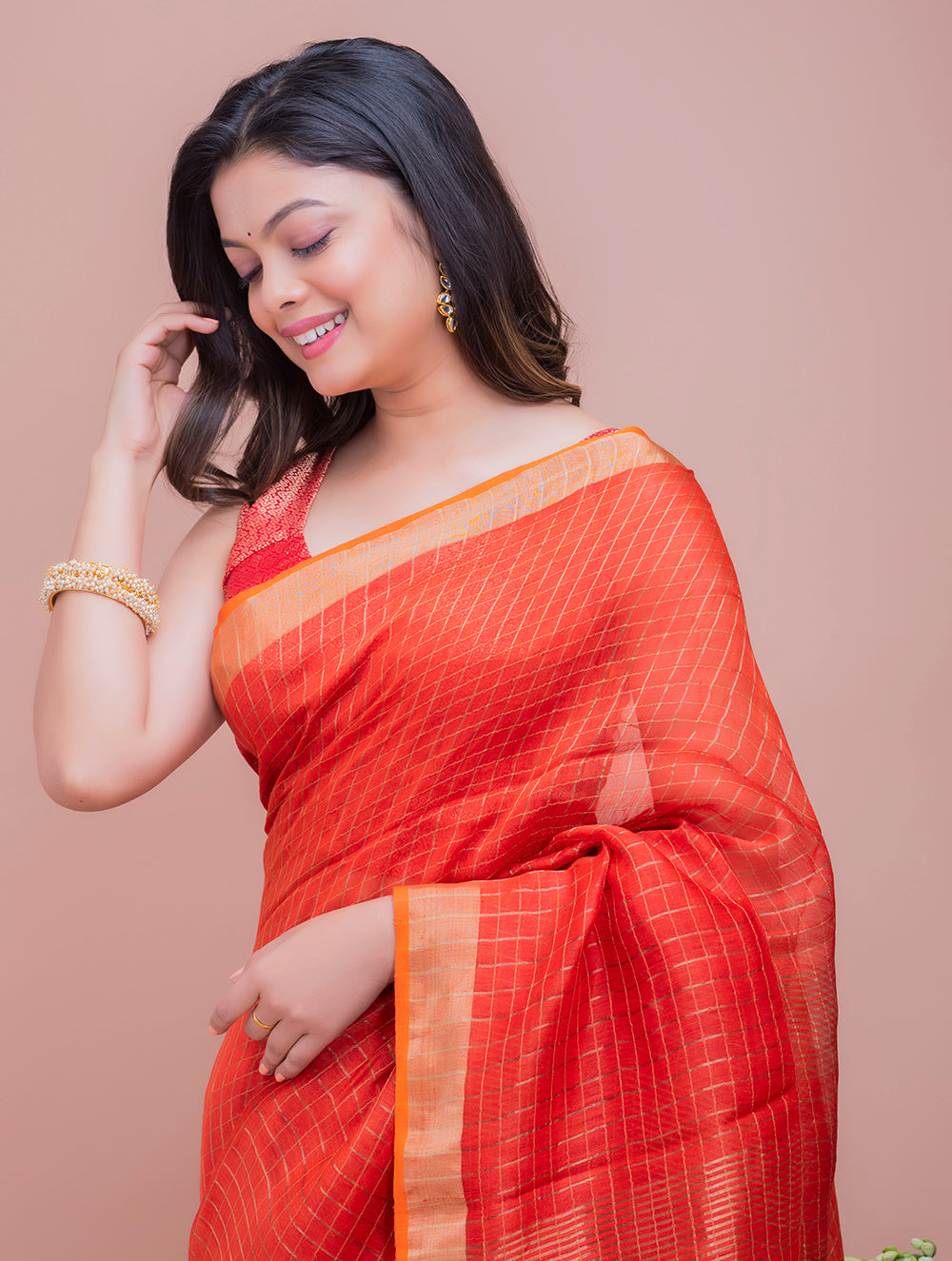 Load image into Gallery viewer, Graceful Elegance. Soft Bengal Handwoven Linen Silk Zari Sari - Orange