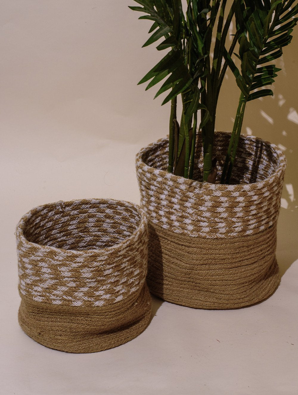 Load image into Gallery viewer, Handcrafted Sabai Grass Planter - Natural Beige &amp; White (Set of 2) (Medium, Large)