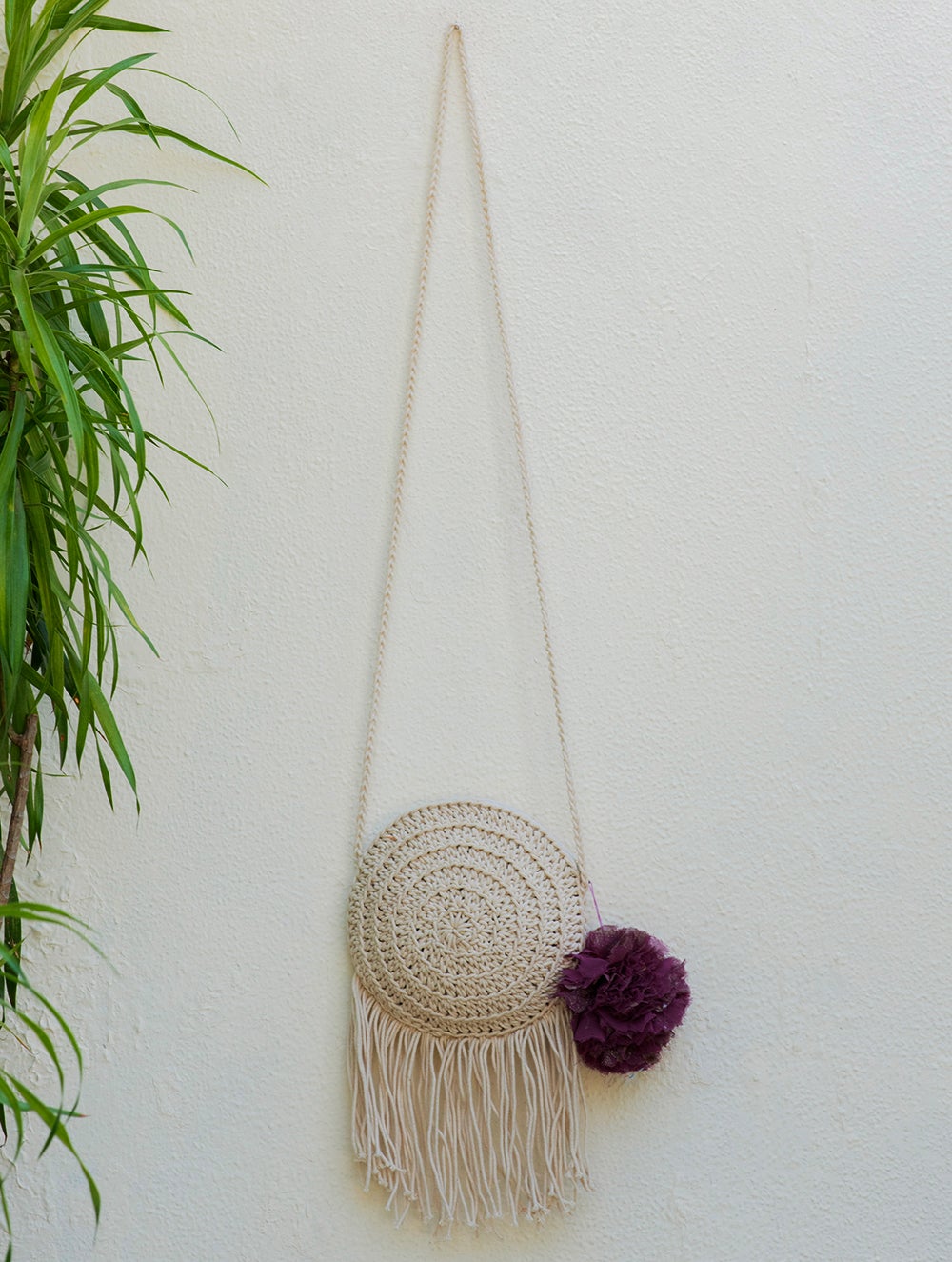 Load image into Gallery viewer, Handknotted Crochet Fringe Sling Bag - Round, Ivory