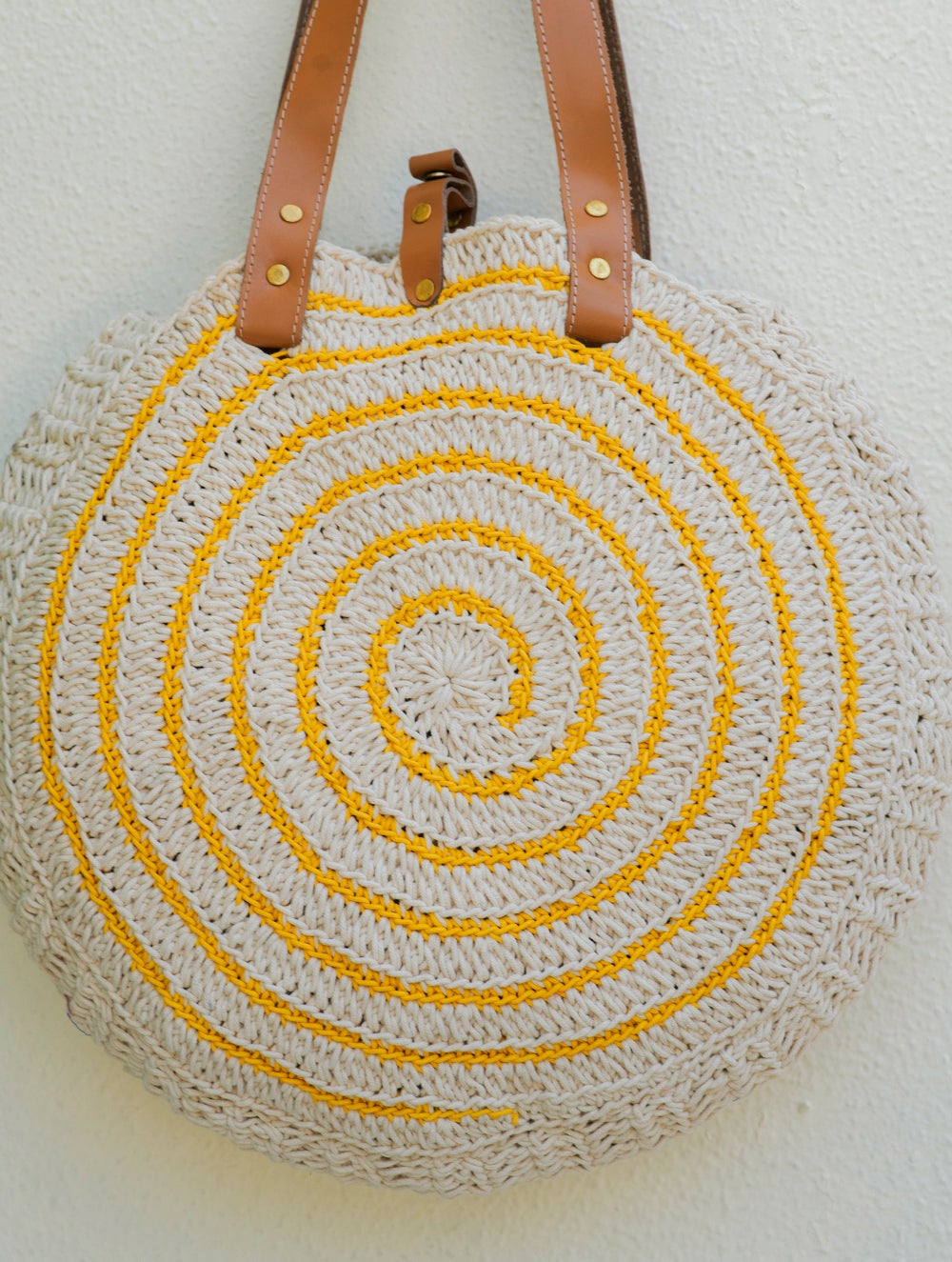 Load image into Gallery viewer, Handknotted Crochet Tote Bag - Round, White &amp; Yellow