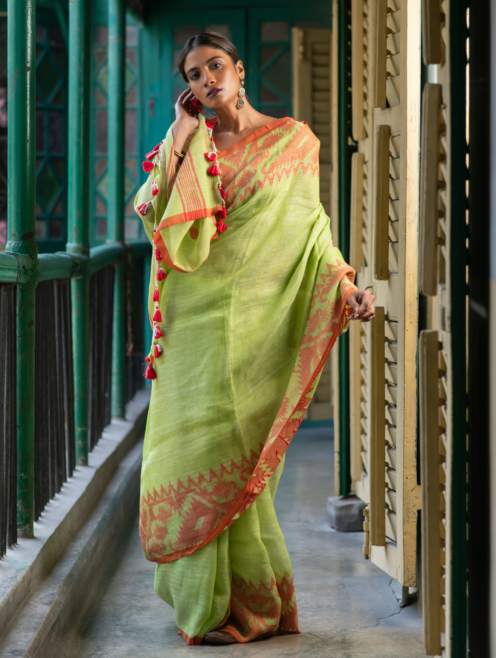 Load image into Gallery viewer, Handwoven Elegance. Exclusive Linen Jamdani Saree  - Lime