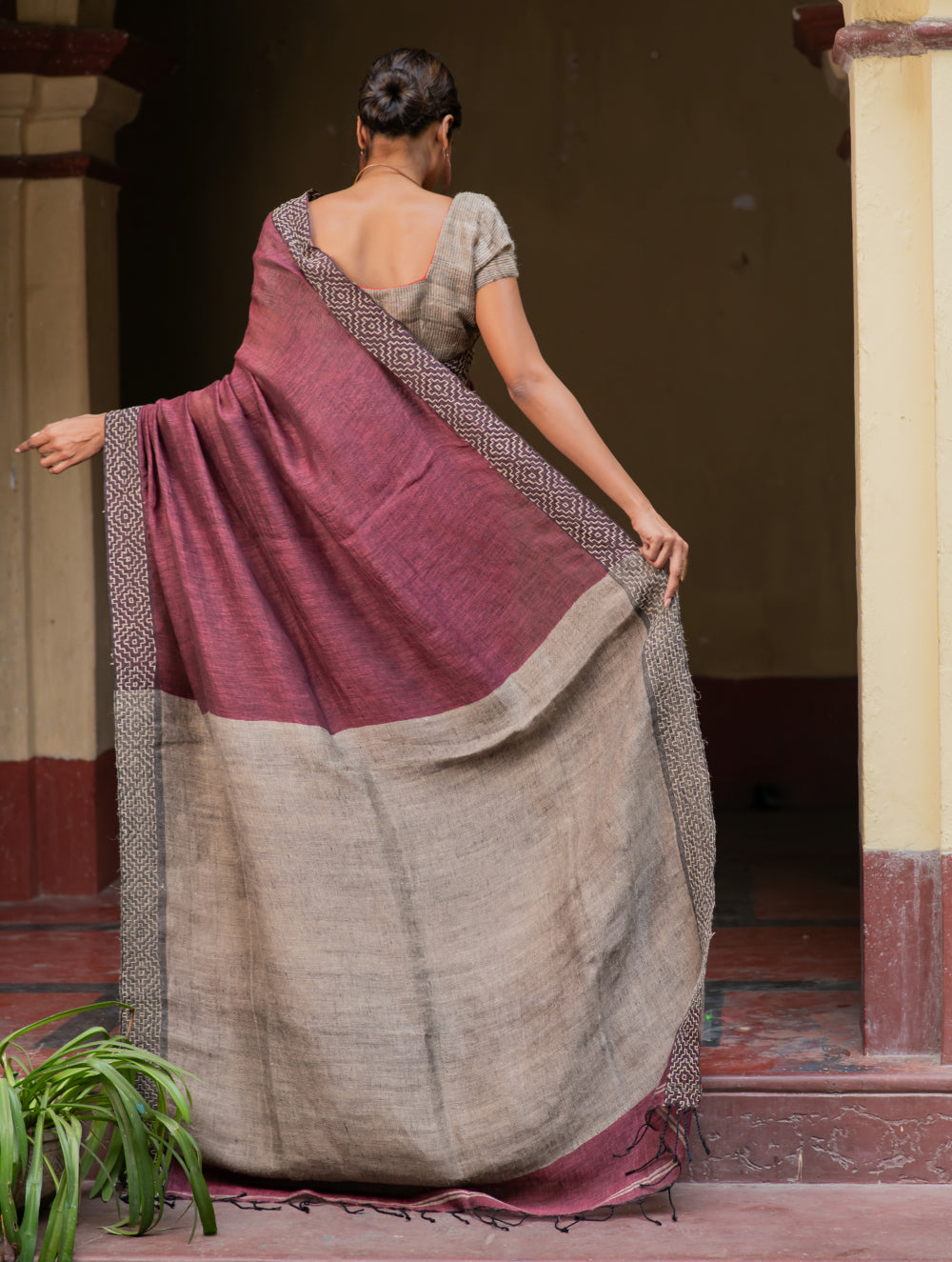 Handwoven Elegance. Exclusive Linen Kantha Patli Saree - Earth Tones