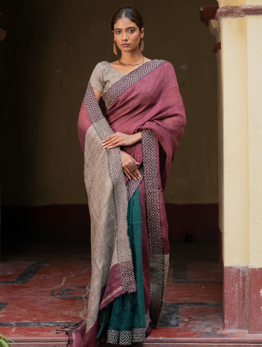 Handwoven Elegance. Exclusive Linen Kantha Patli Saree - Earth Tones