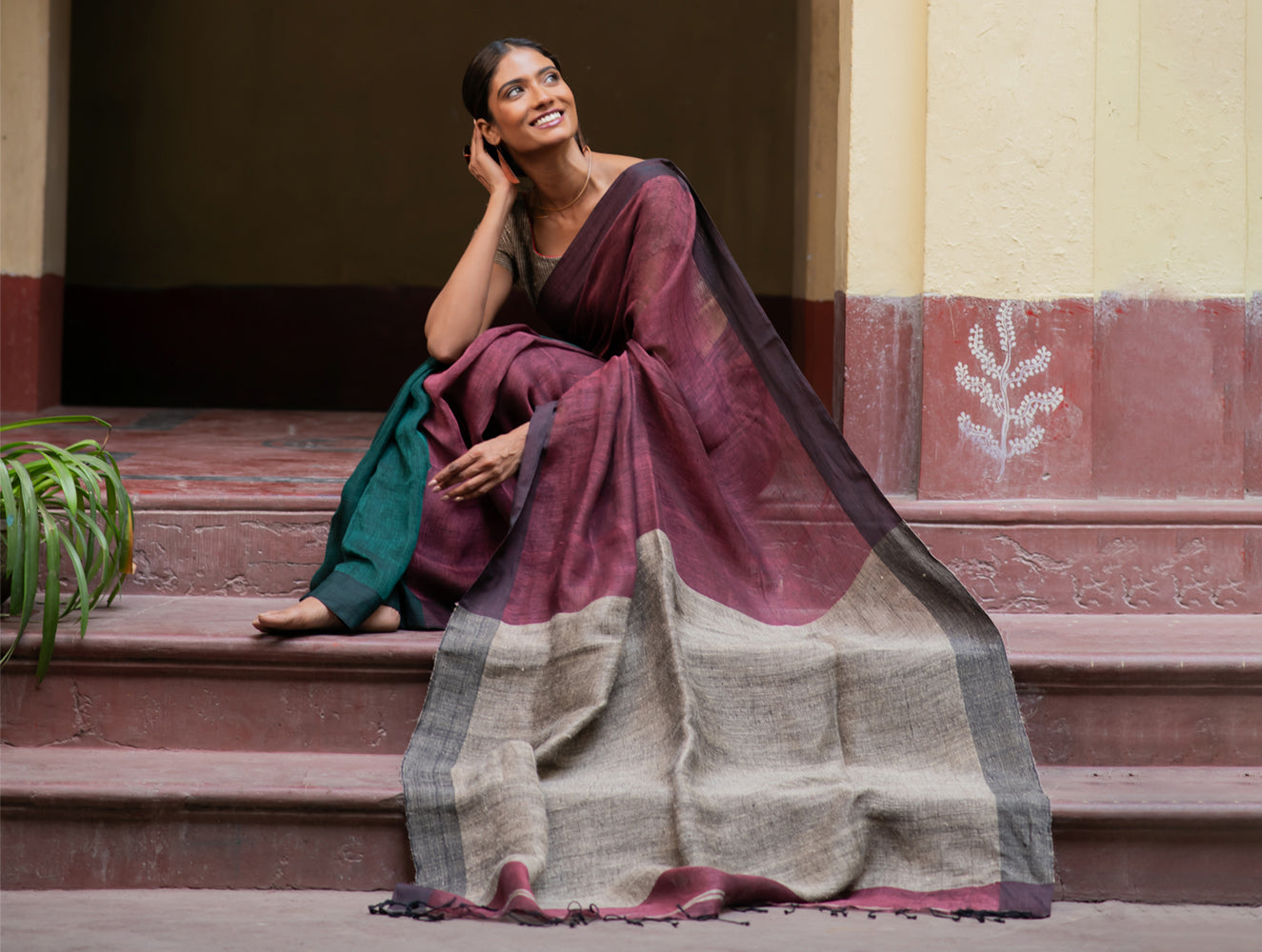 Handwoven Elegance. Exclusive Linen Patli  Saree - Ocean Tones