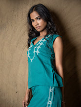 Load image into Gallery viewer, Handwoven Elegance. Kashida Pattu Cotton Wrap Skirt &amp; Top Set - Green Vibrance