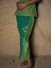 Load image into Gallery viewer, Handwoven Elegance. Kashida Pattu Cotton Wrap Skirt &amp; Top Set - Green &amp; Lime