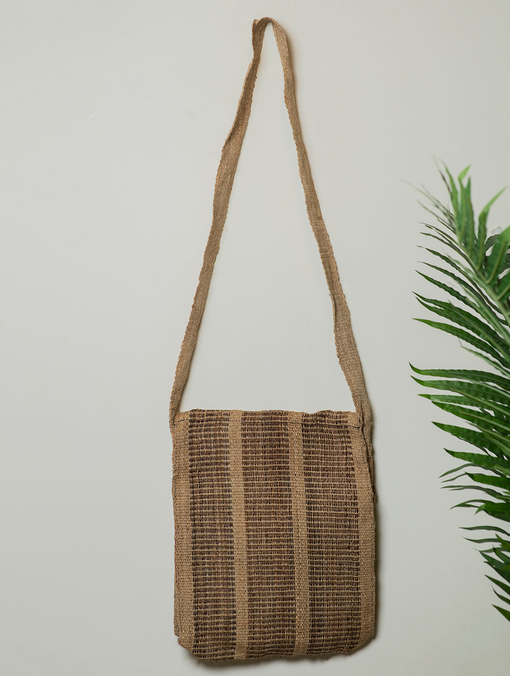 Load image into Gallery viewer, Handwoven Jute Sling Bag With Tassles - Stripes