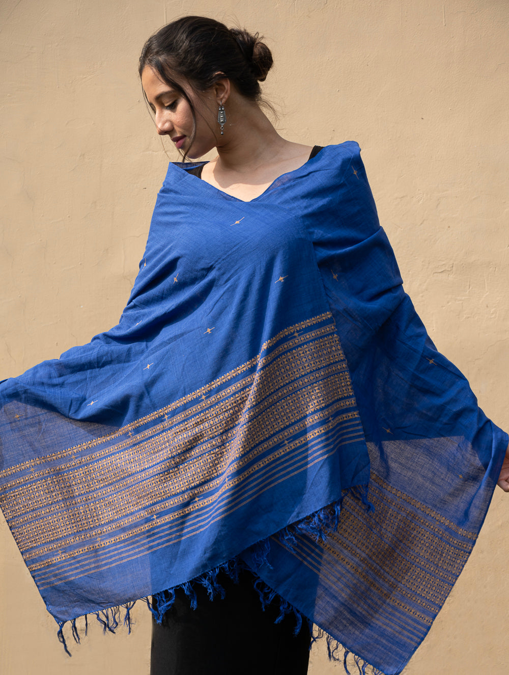 Load image into Gallery viewer, Handwoven Kashida Pattu Cotton Stole / Dupatta - Blue Elegance