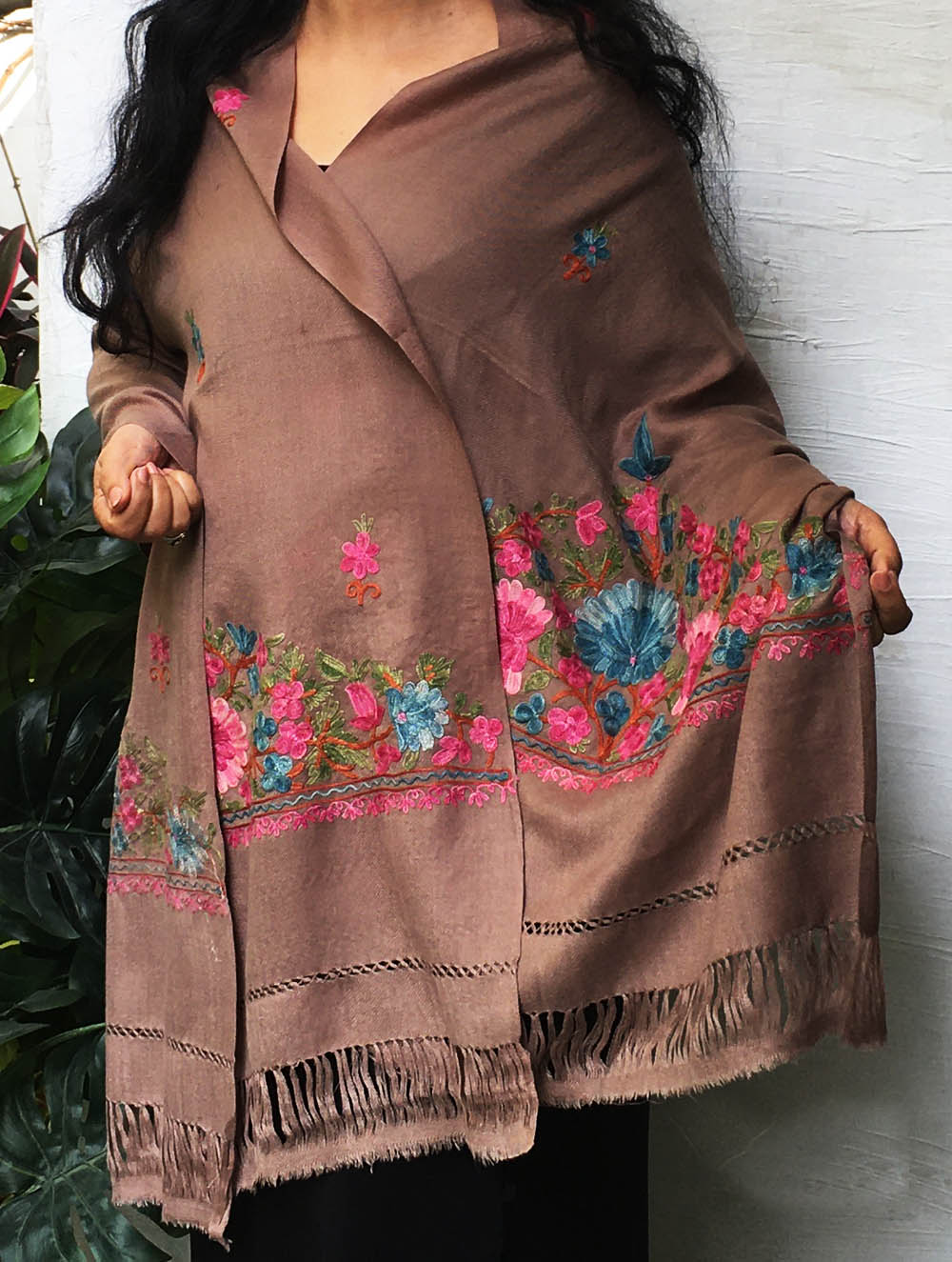 Load image into Gallery viewer, Kashmiri Ari Embroidered Stole - Pale Brown