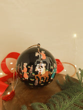 Load image into Gallery viewer, Kashmiri Art Xmas Decorations - Set of 4 (3 Baubles &amp; 1 Penguin)