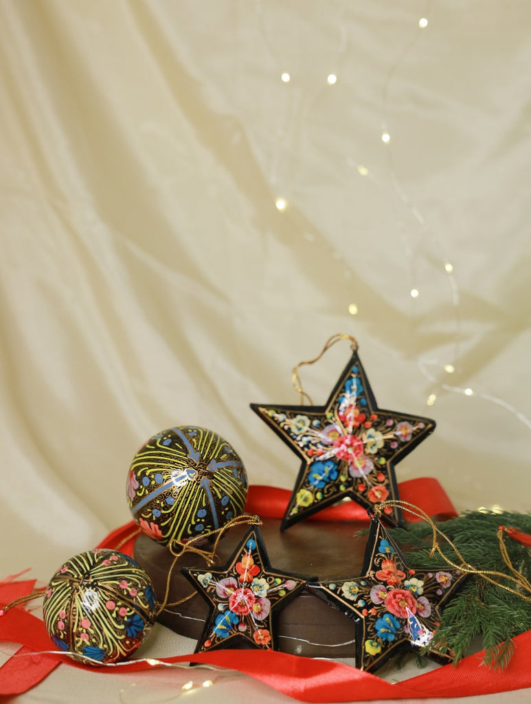 Kashmiri Art Xmas Decorations - Set of 5 (2 Baubles & 3 Stars)