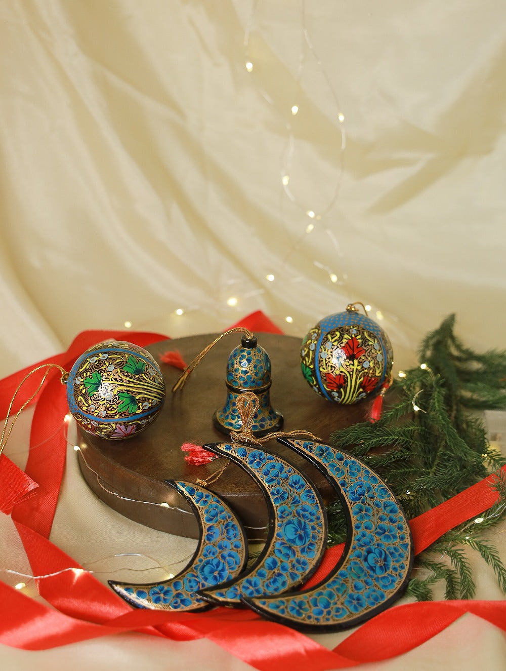 Load image into Gallery viewer, Kashmiri Art Xmas Decorations - Set of 6 (2 Baubles,1 Bell &amp; 3 Moon)