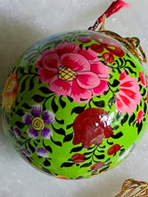Load image into Gallery viewer, Kashmiri Art Xmas Decorations - Set of 7 (3 Stars, 3 Moons, 1 Bauble) 