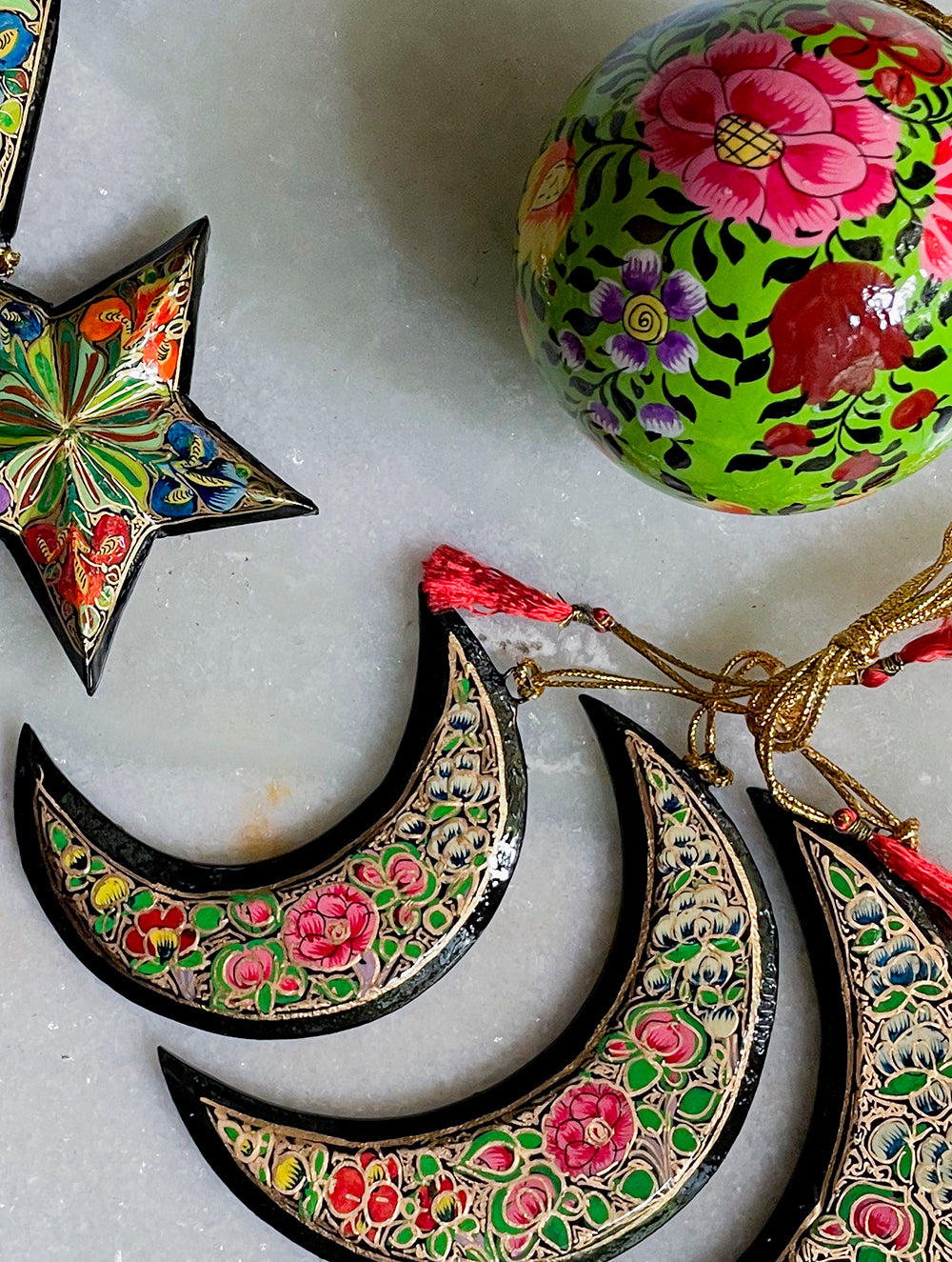 Load image into Gallery viewer, Kashmiri Art Xmas Decorations - Set of 7 (3 Stars, 3 Moons, 1 Bauble) 