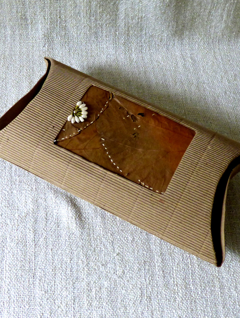 Leaf & Corrugate Gift Pouch - The India Craft House 
