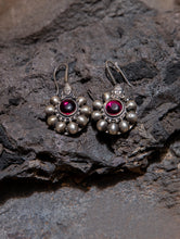 Load image into Gallery viewer, Pure Silver Traditional Maharashtrian Earrings - Flowers
