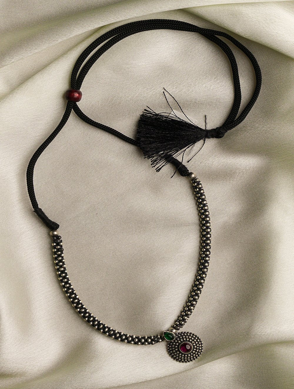 Pure Silver Traditional Maharashtrian Gol Mani Thushi Small