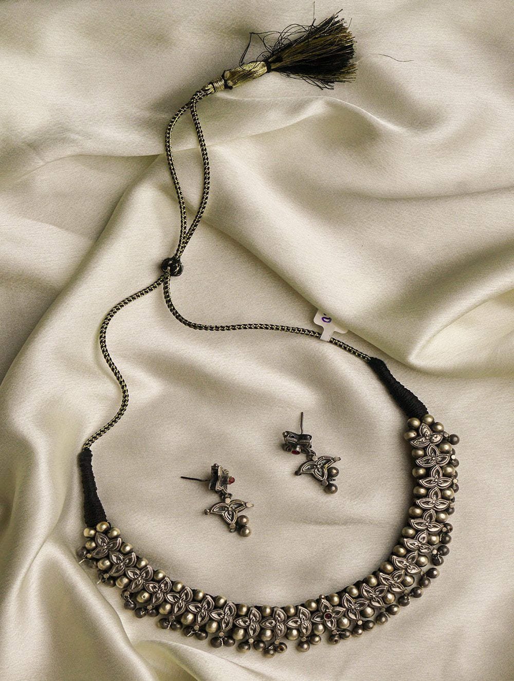 Pure Silver Traditional Maharashtrian Neckpiece - Belpan