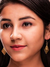 Load image into Gallery viewer, Rustic Dhokra Brass Metal Earring - Diamond