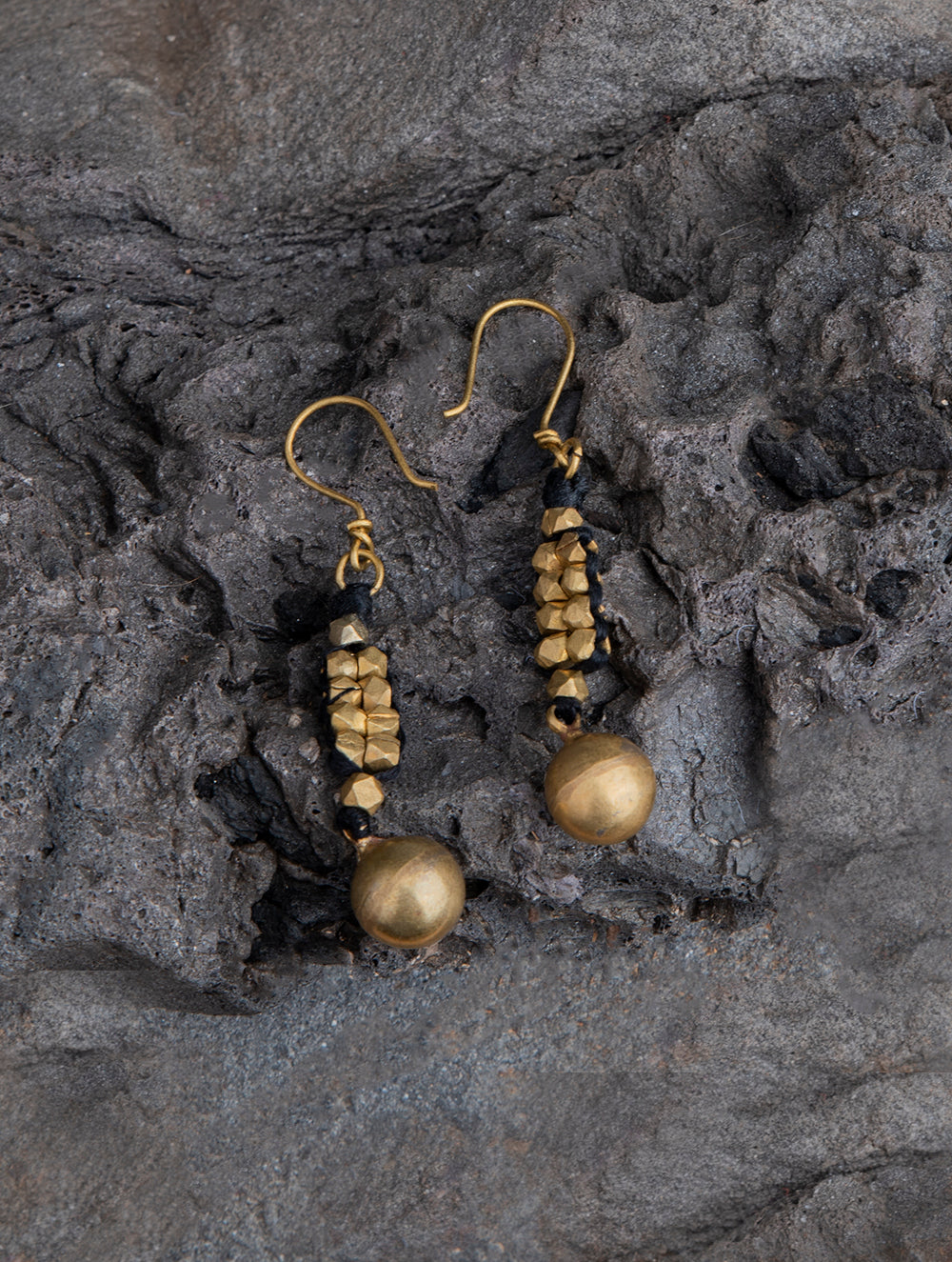 Load image into Gallery viewer, Rustic Dhokra Brass Metal Earring