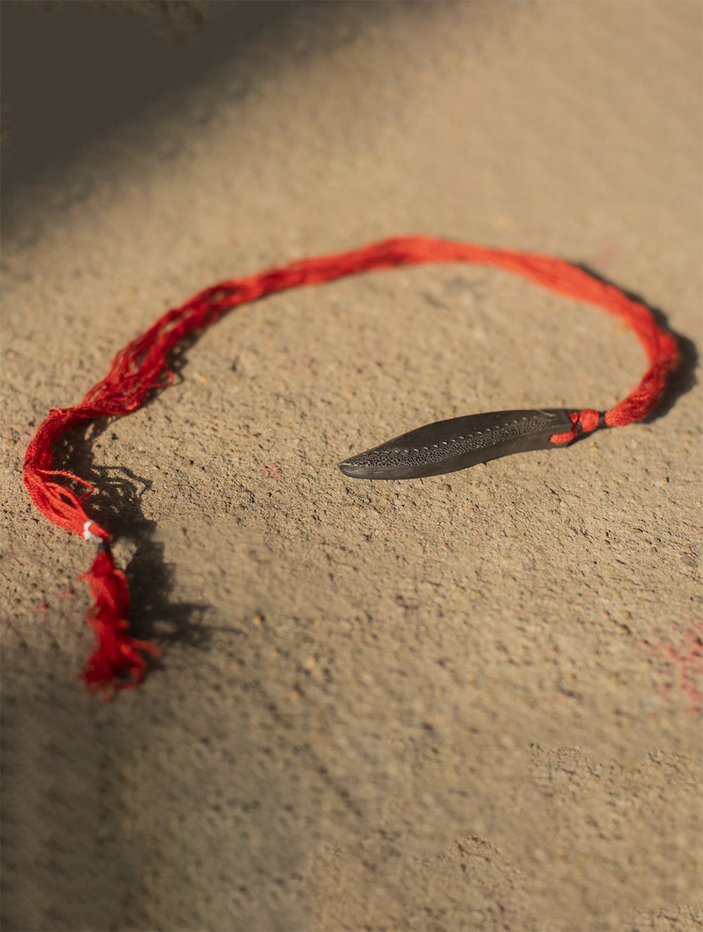 Load image into Gallery viewer, Rustic &amp; Ethnic Hand Engraved Terracotta Neckpiece - Black Long Leaf