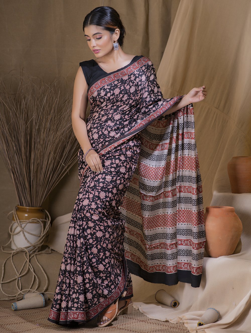 Seven Sarees - Buy best sarees from across India online.