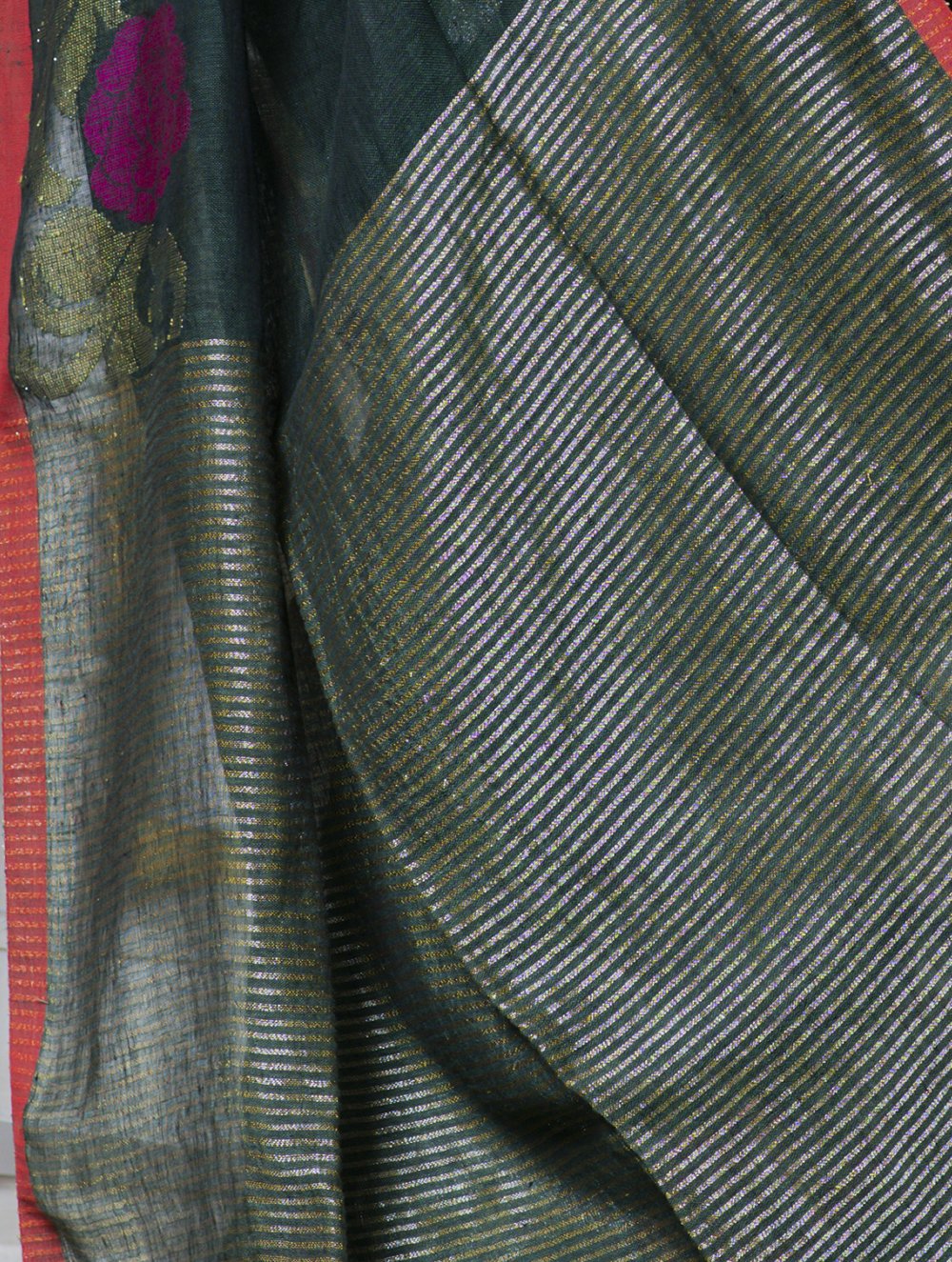 Stunning Beauty. Pure Linen Handwoven Jamdani Saree - Deep Green (With Blouse Piece)