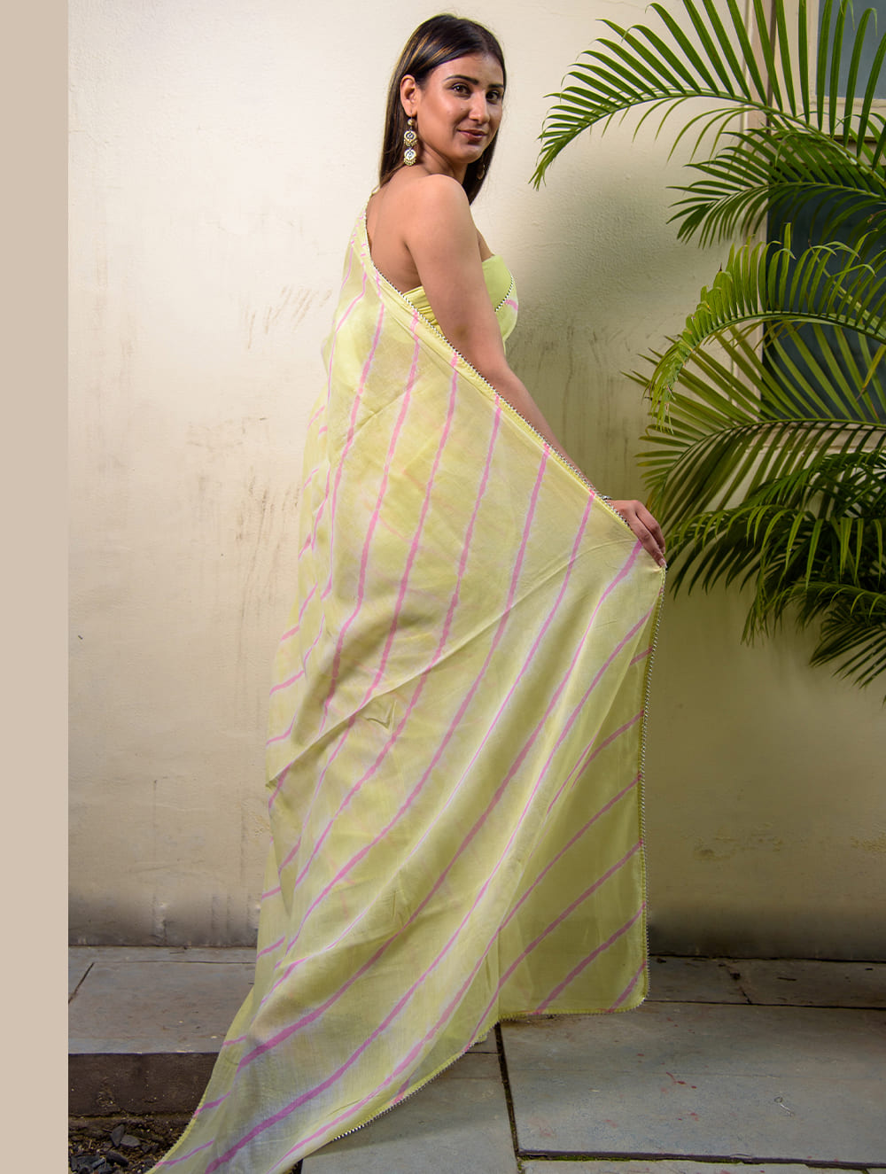 Load image into Gallery viewer, Summer Breeze - Lehariya, Soft Mul &amp; Gota Saree - Lime &amp; Peach (With Blouse Piece)