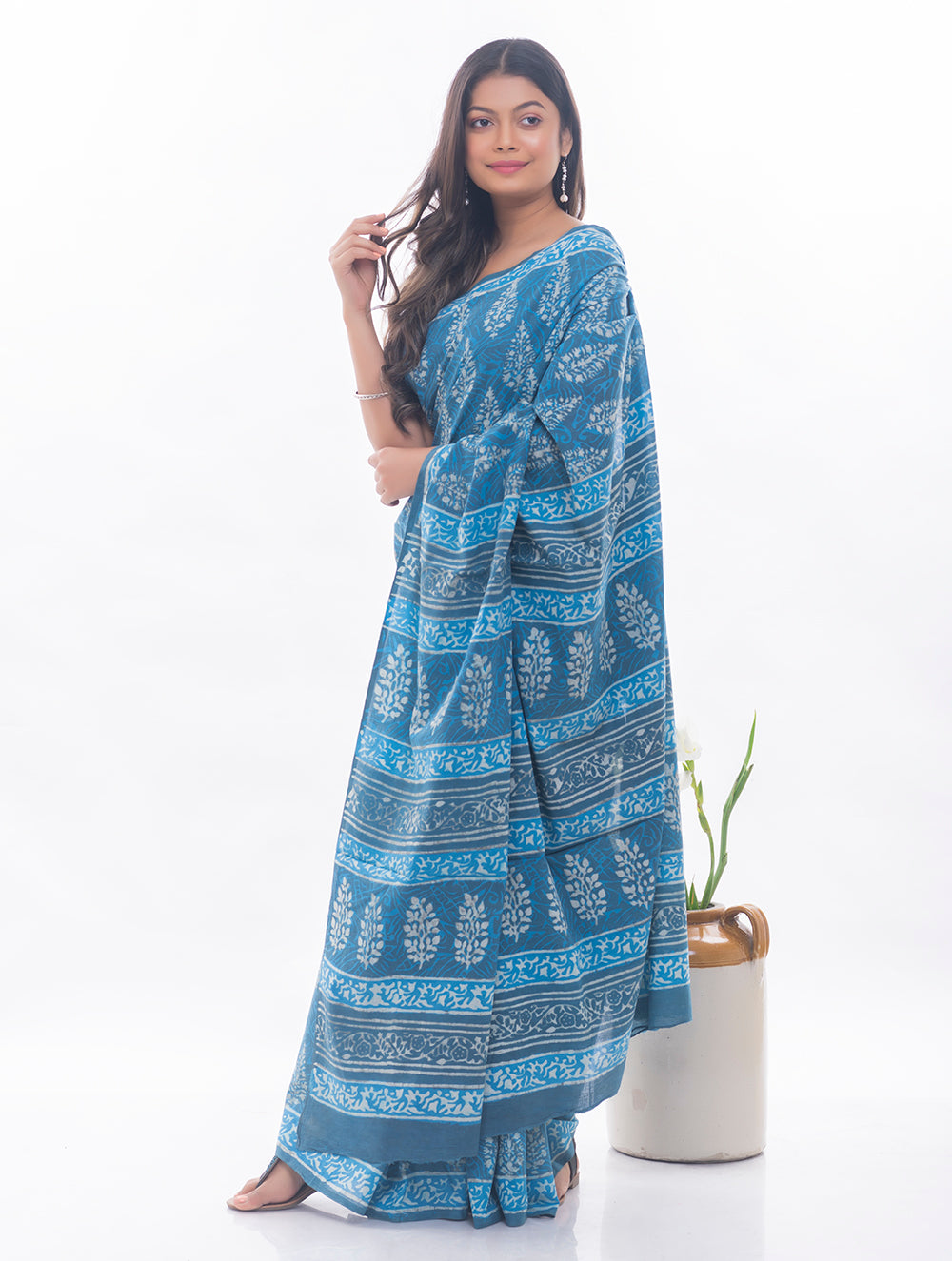 Summer Classics. Dabu Block Printed Cotton Saree - Warm Blue Leaves