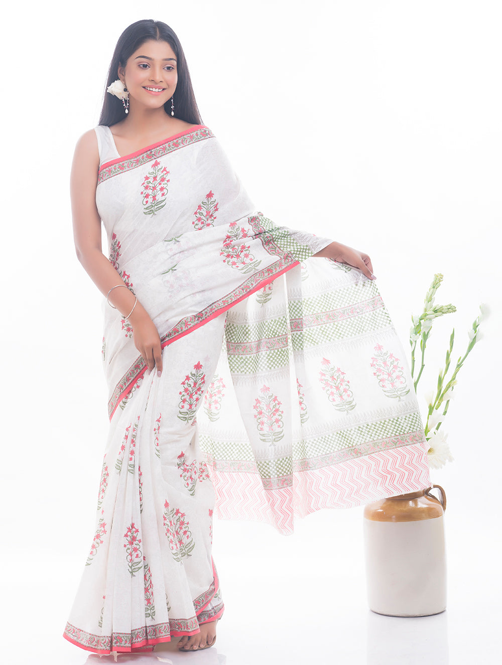Load image into Gallery viewer, Summer Moods. Sanganeri Mulmul Cotton Saree - Pink Flora 