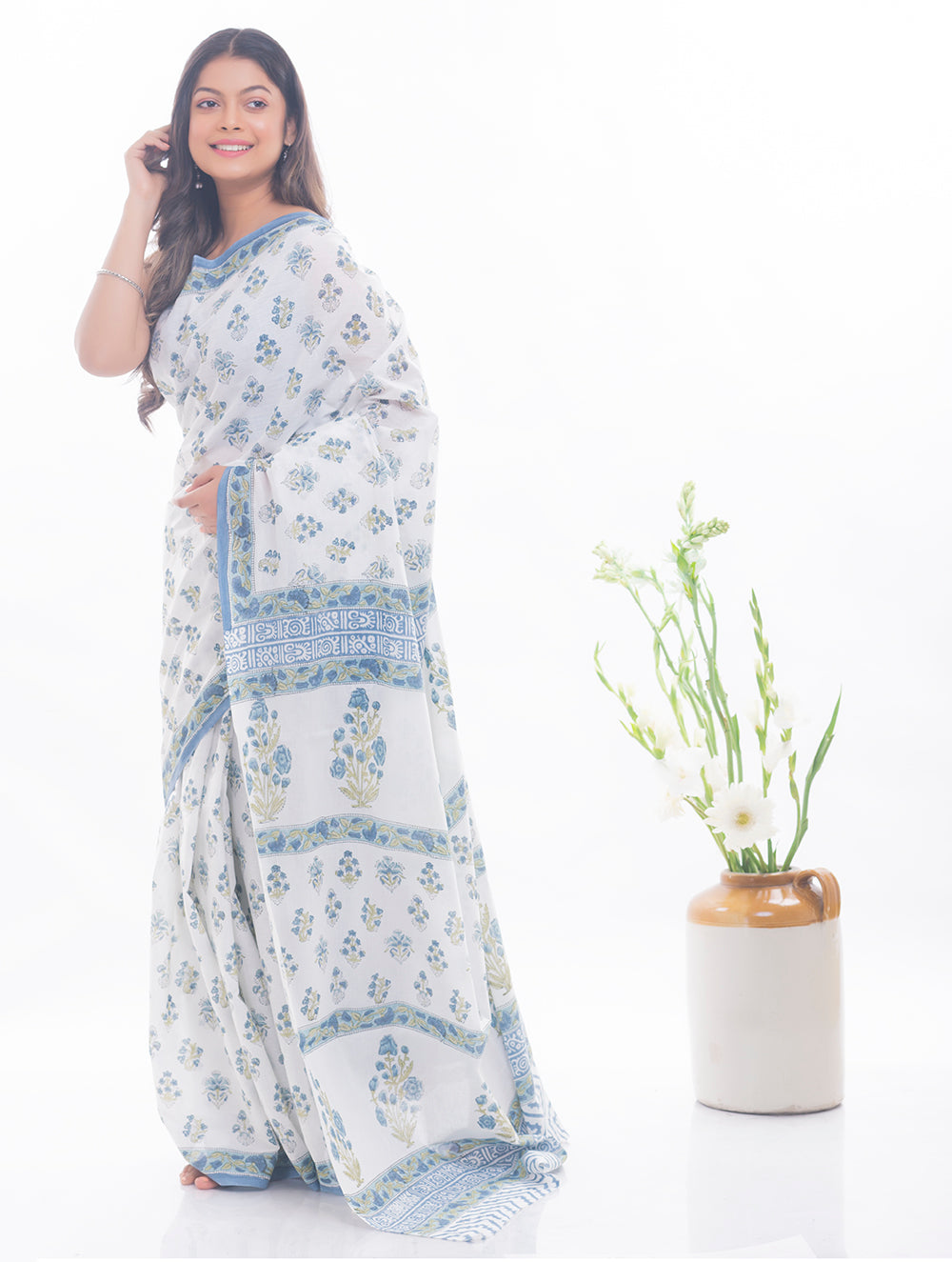 Load image into Gallery viewer, Summer Moods. Sanganeri Mulmul Cotton Saree - White &amp; Blue Floral