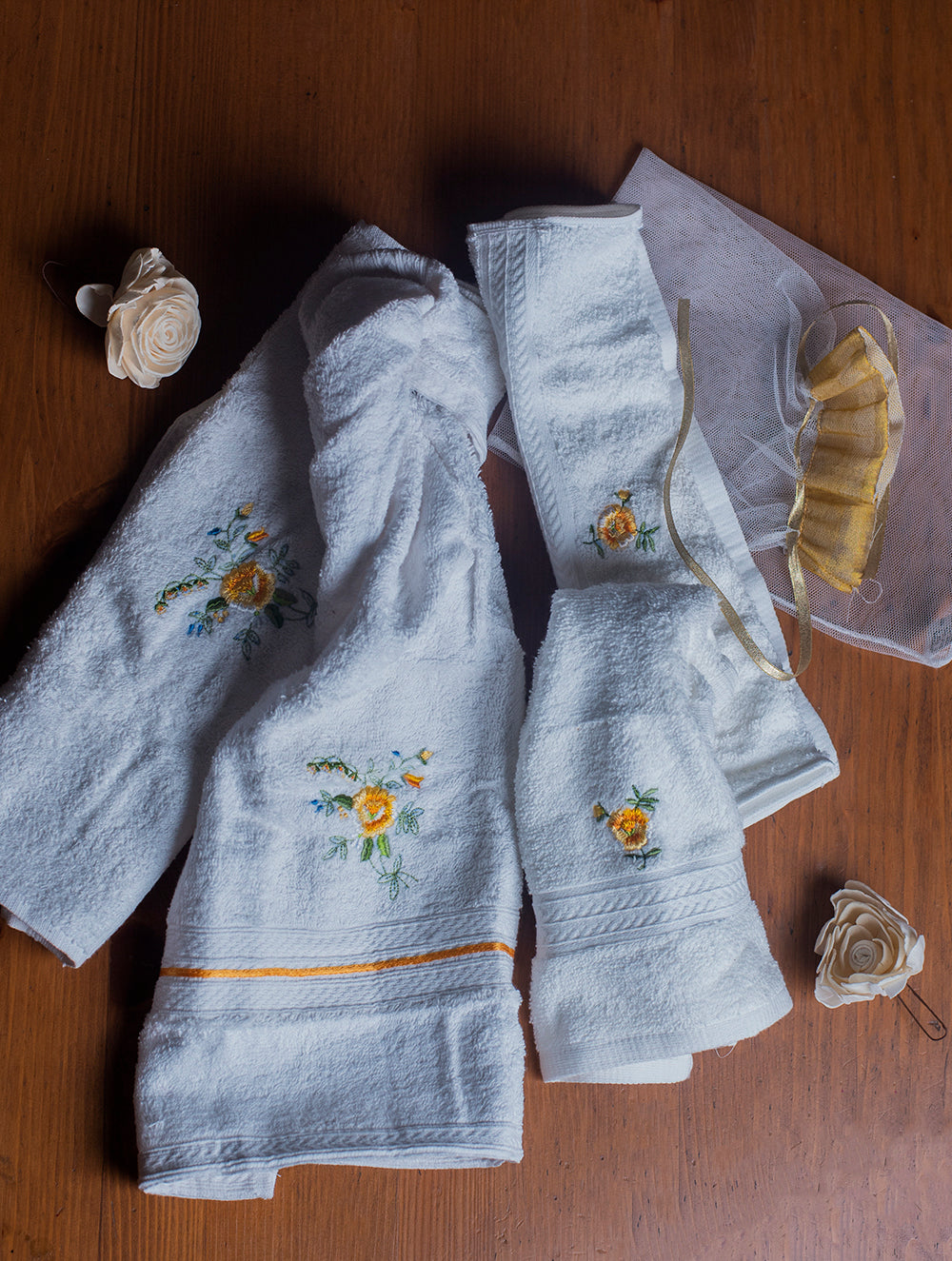 Load image into Gallery viewer, The Floral Collection - Embroidered Towel Sets (Hand &amp; Face Towels, Set of 4)