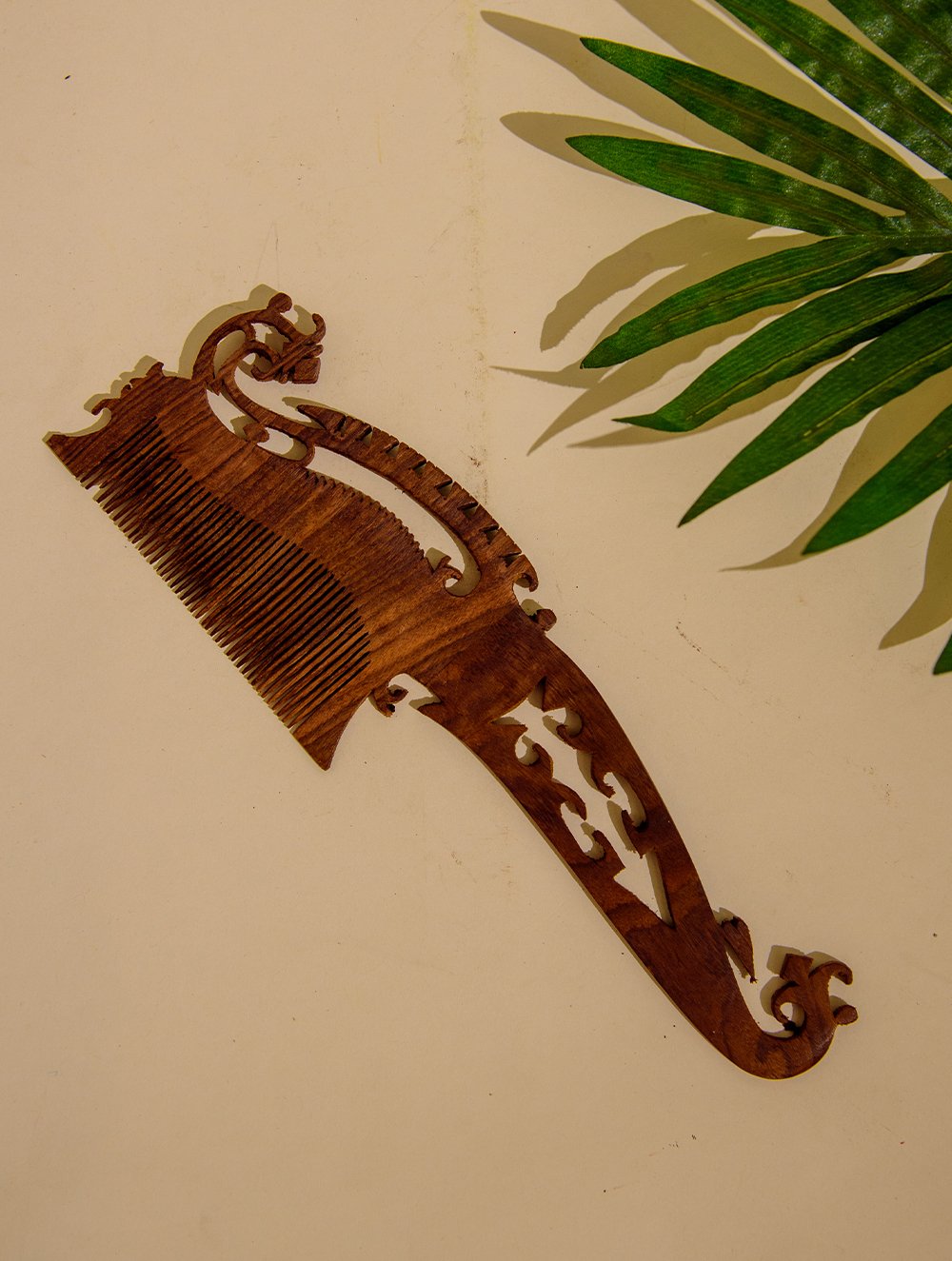 Load image into Gallery viewer, The Handcrafted Mughal Era Ornate Wooden Comb (Large)