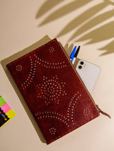 Load image into Gallery viewer, The India Craft House Jawaja Handmade Leather Journal with Zipper and Cutwork Detail