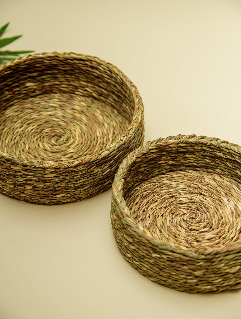 The India Craft House Sabai Grass Handmade Roti Basket with Lid - Natural