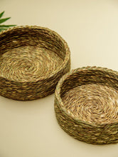 Load image into Gallery viewer, The India Craft House Sabai Grass Handmade Roti Basket with Lid - Natural