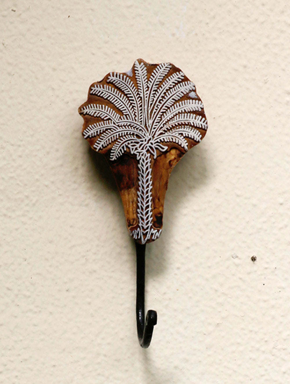 Load image into Gallery viewer, Wooden Engraved Wall Hook - Palm Tree Motif - The India Craft House 