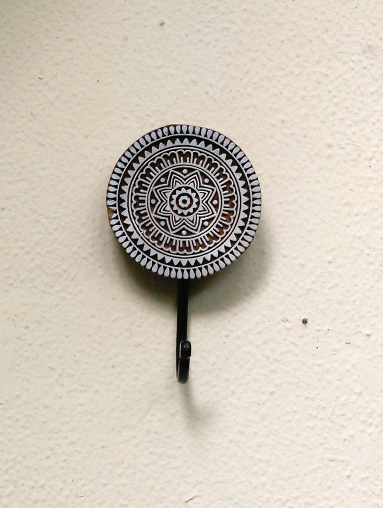 Wooden Engraved Wall Hook - Round - The India Craft House 