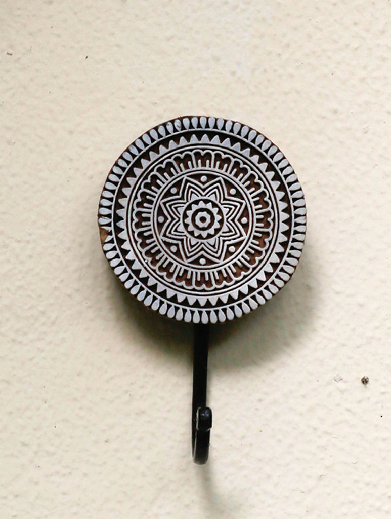 Wooden Engraved Wall Hook - Round - The India Craft House 