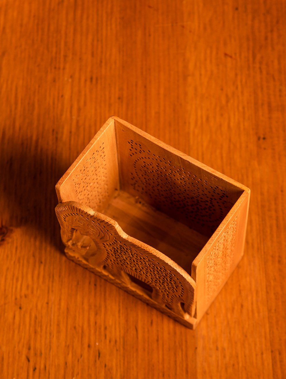 Wooden Jaali Elephant Pen Stand