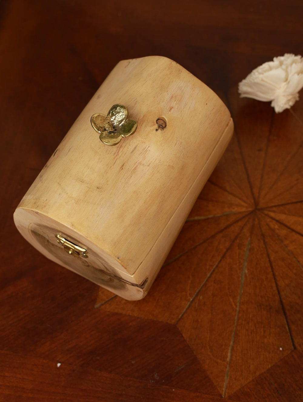 Load image into Gallery viewer, Wooden Log Box &amp; Dhokra Flower Knob