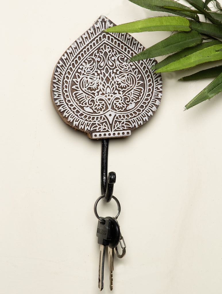 Wooden Engraved Wall Hook - Paan Motif - The India Craft House 