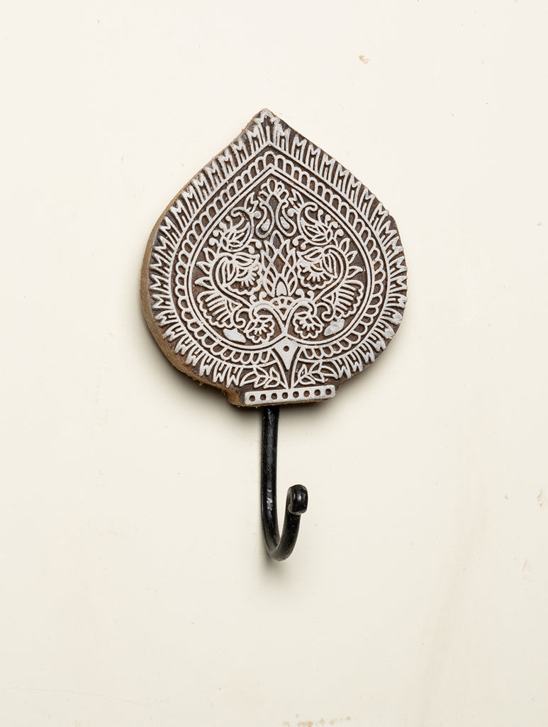 Wooden Engraved Wall Hook - Paan Motif - The India Craft House 